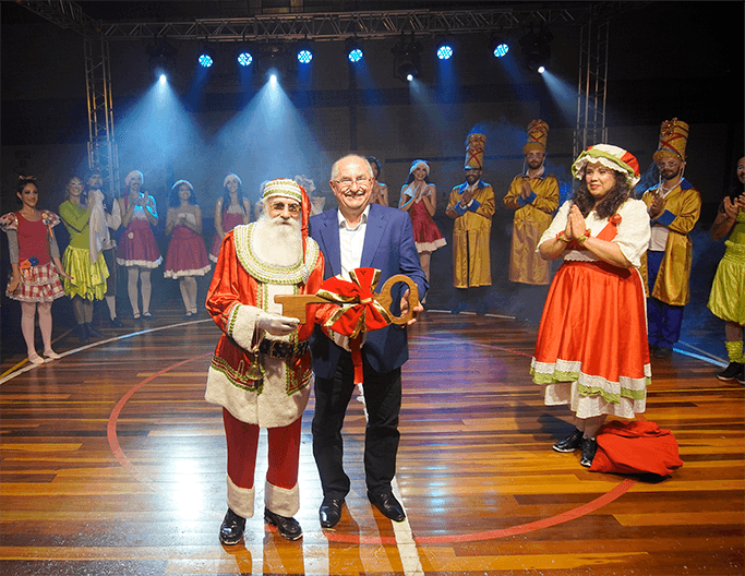 Nostro Natale 2022 tem abertura oficial com espetáculo natalino e Chegada o Papai Noel